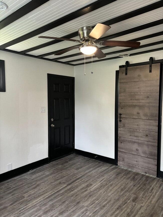 Building Photo - 135 N Meadow Dr