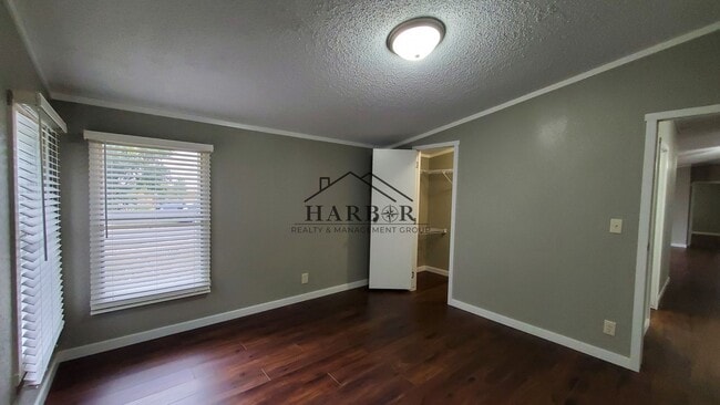 Building Photo - 23 Andreasen Dr