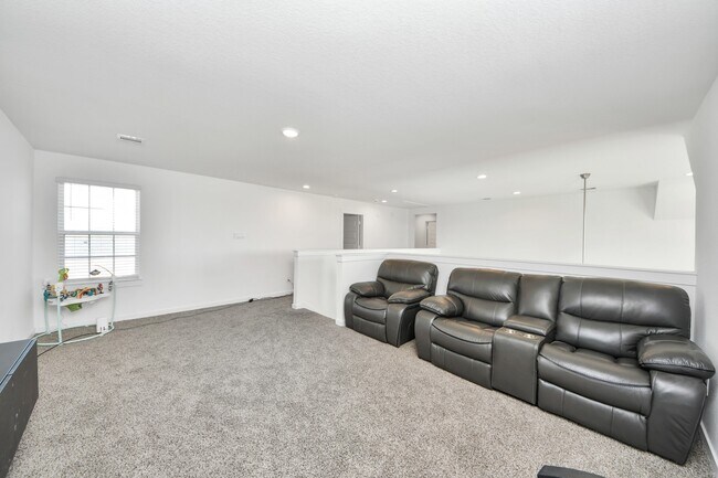 Building Photo - 30119 Gallatin River Ln