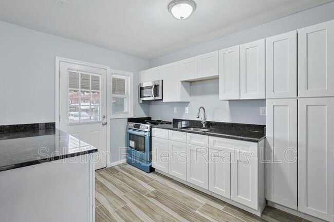 Building Photo - 3314 Wallford Dr