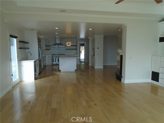 Building Photo - 790 Vía Santa Catarina