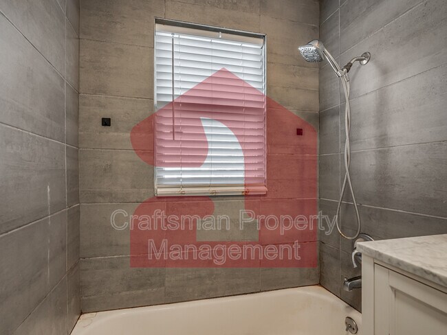 Building Photo - 3225 NW 33rd St