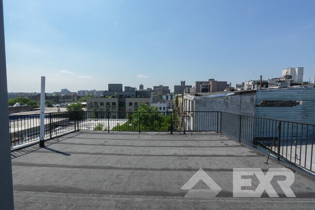 Building Photo - 236 Montrose Ave