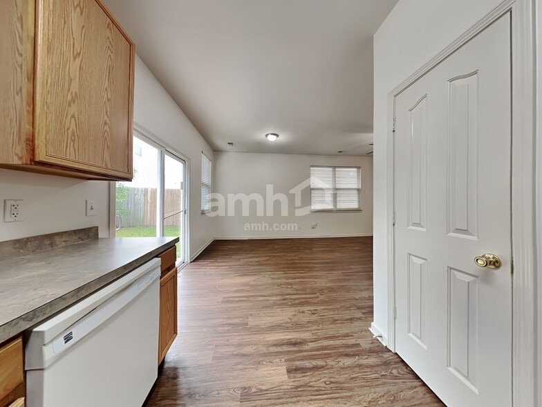 Building Photo - 194 Chemistry Cir