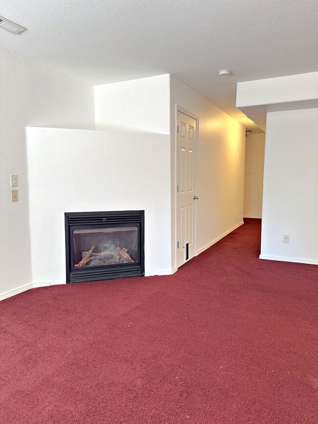 Building Photo - 8807 N Tyndall Ave