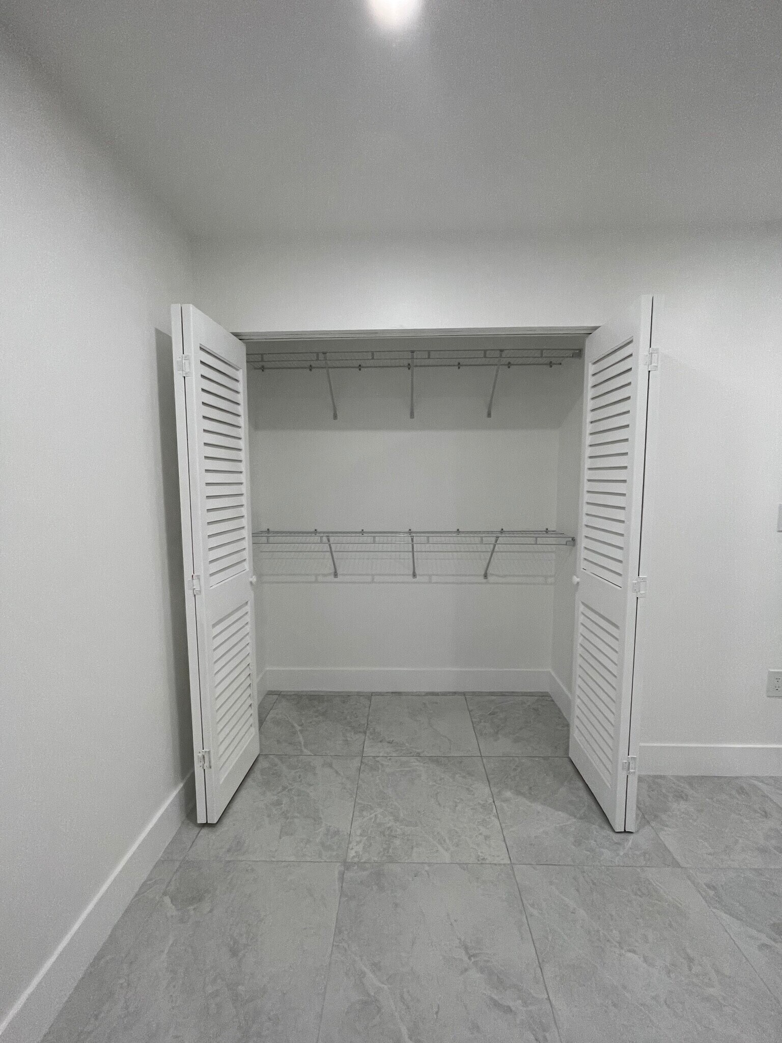 Closet - 6070 W 19th Ave