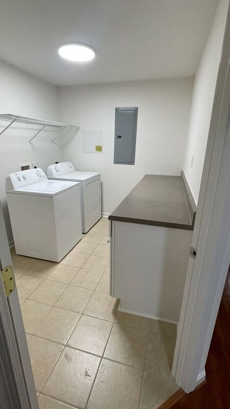 Building Photo - 41 Pine Needle Way