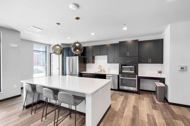 Building Photo - 601 Sand Pearl Ln