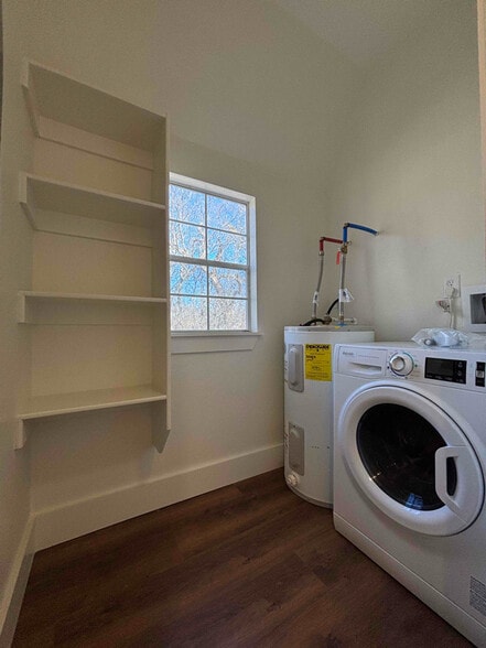 Building Photo - 3404 E Hwy 199