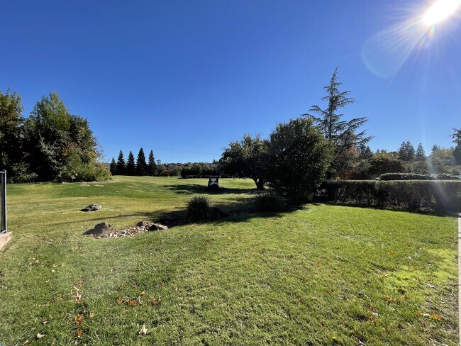 Building Photo - 929 Yosemite Dr