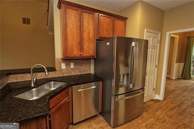 Building Photo - 1360 East Gate Ct SE