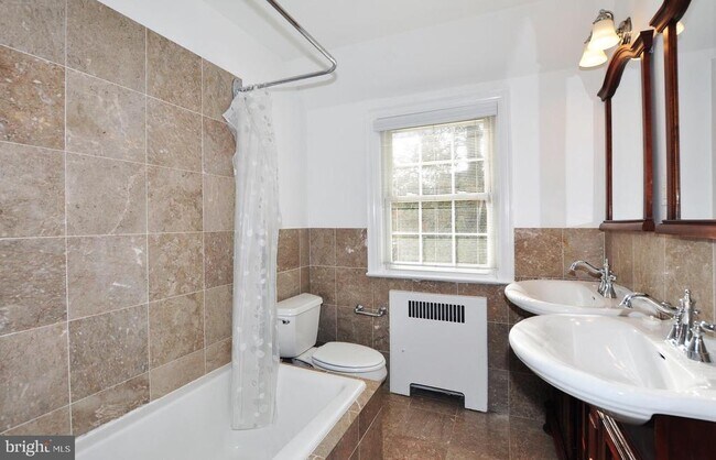 Building Photo - 4630 River Rd