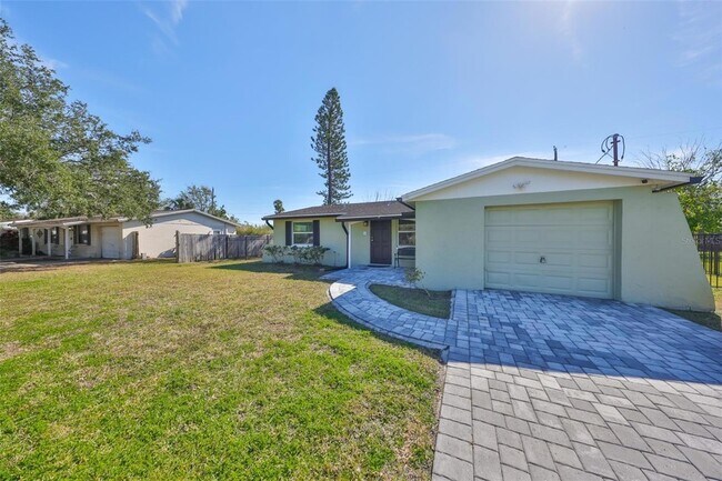 Building Photo - 6025 Florida Cir S