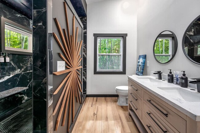 Building Photo - 288 Stonewall Road-SI ID1055518P