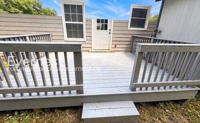 Building Photo - 483 Ellenwood Dr