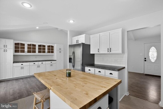 Building Photo - 9276 Soaring Hill Rd