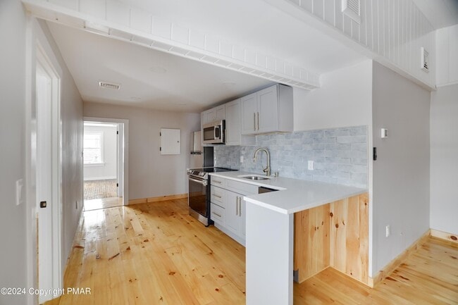 Building Photo - 314 Main St