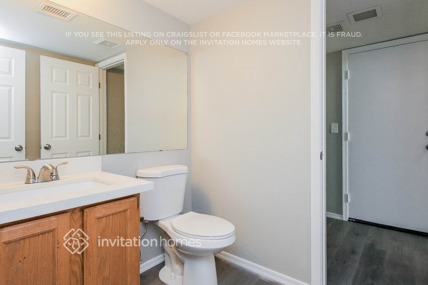 Building Photo - 1357 N Jamaica Way