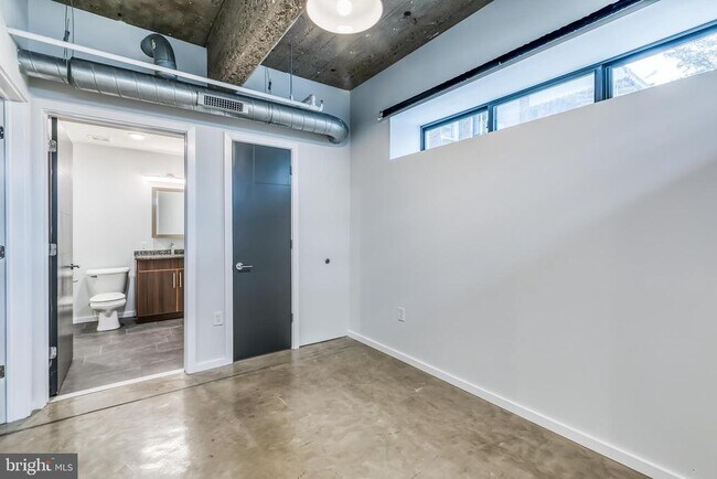 Building Photo - 4800 Brown St