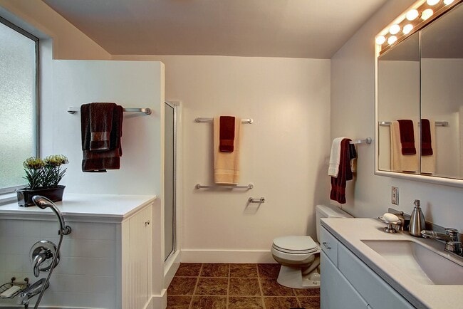 Building Photo - 7360 21st Ave NW