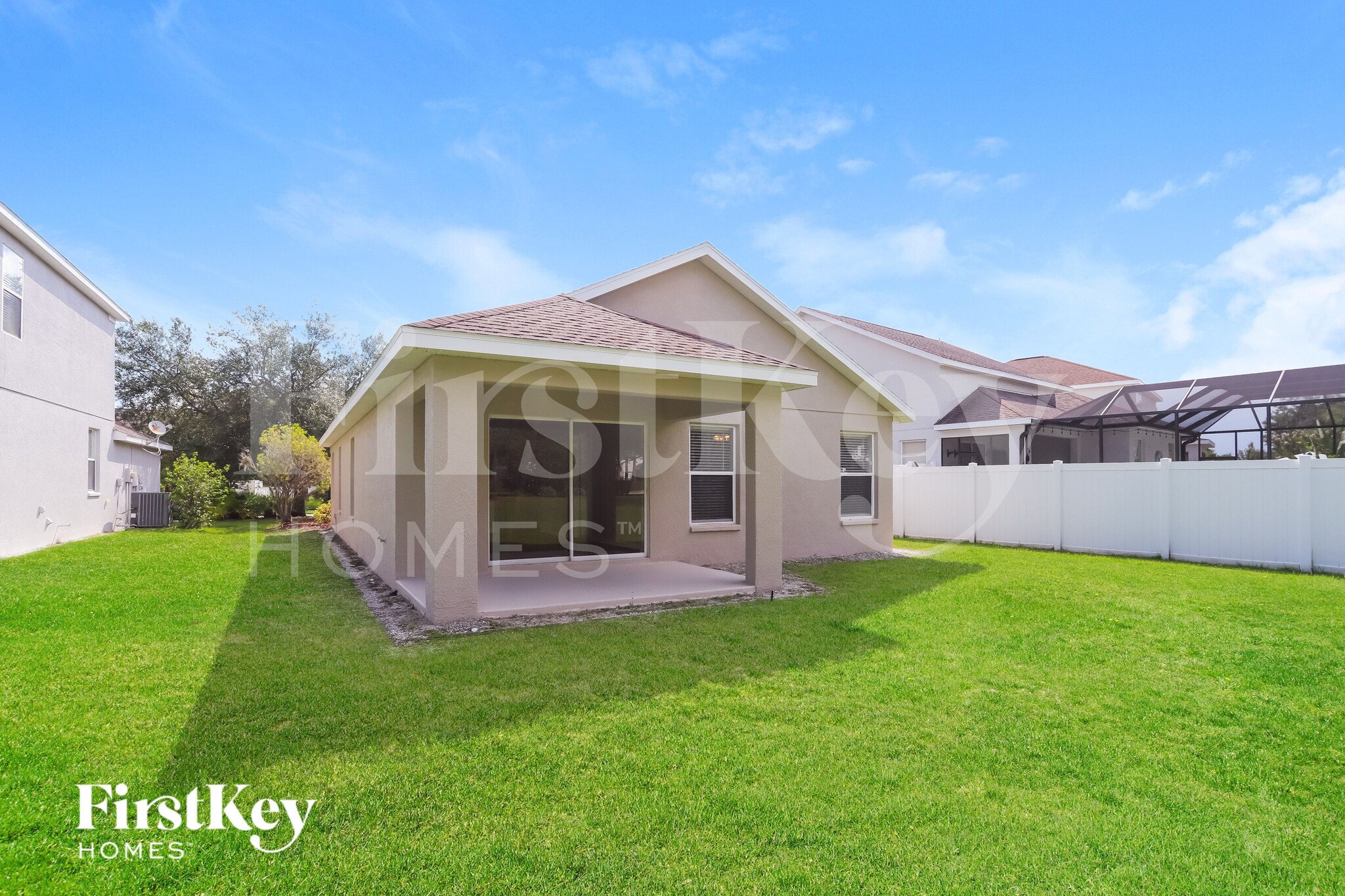 Building Photo - 15206 Searobbin Dr