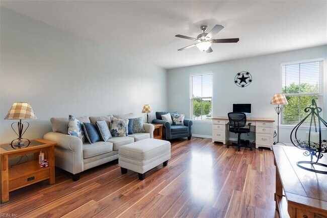 Building Photo - 3 bedroom/ 2 full bathroom and 1 half bathroom -Villages at Candle Station