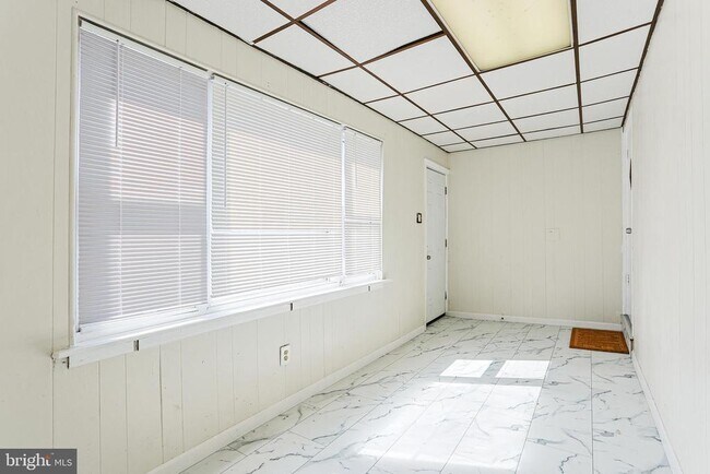 Building Photo - 349 S Springfield Rd