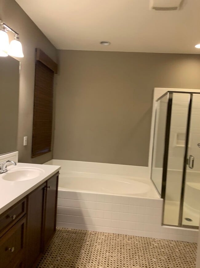 Building Photo - JUST REDUCED Beautiful Southwest Home