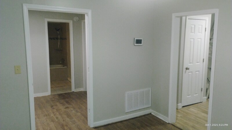 Building Photo - 1332 Fernwood Dr