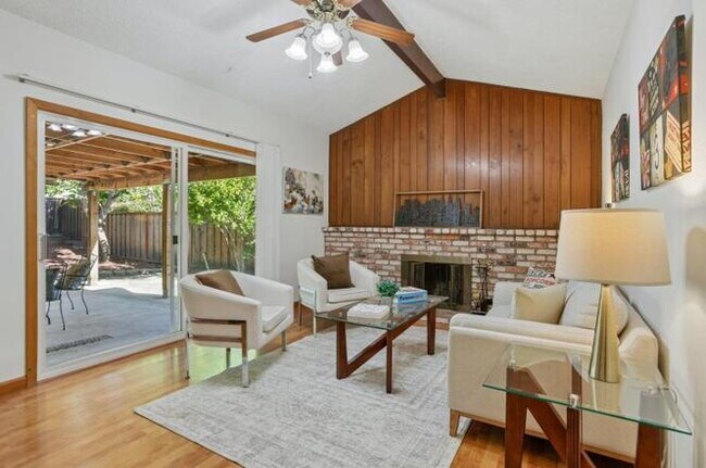 Building Photo - 5795 Coralwood Way