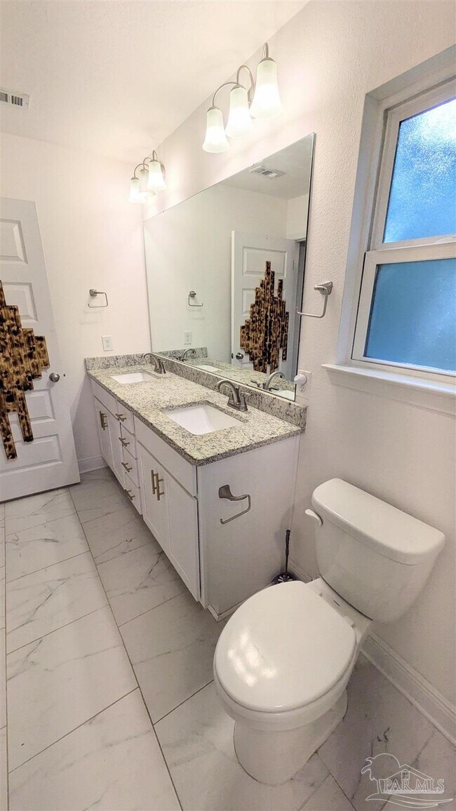 Building Photo - 151 Calvert Oaks Dr