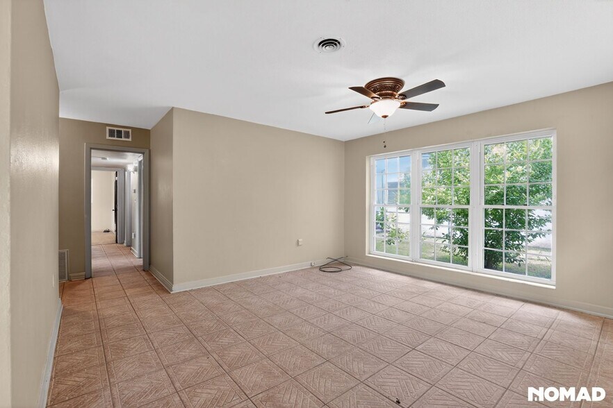 Building Photo - 203 St Regis Dr