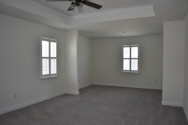 Building Photo - 173 Picnic Pl