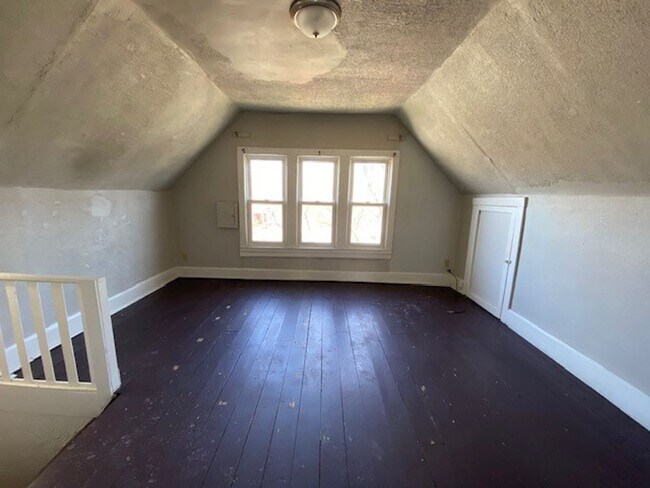 Building Photo - ...124 Beck Ave Akron OH 44302 MFH3