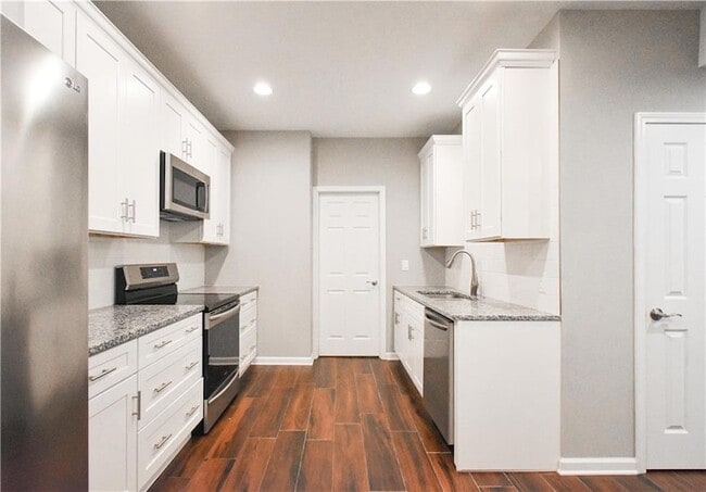 Building Photo - 3115 Park Chase