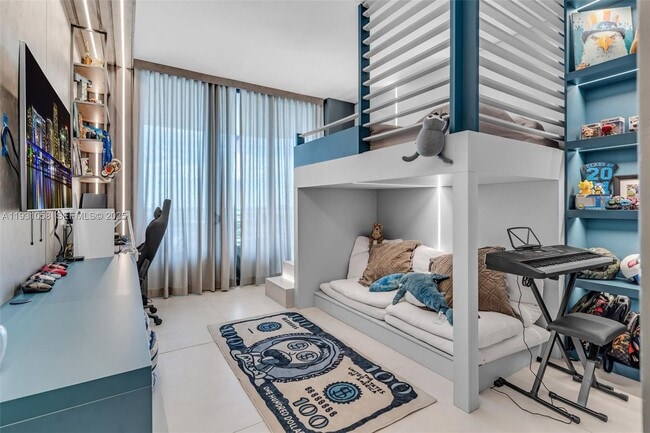 Building Photo - 20281 E Country Club Dr