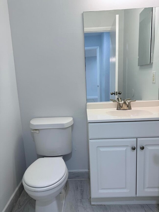 Building Photo - 9640 Oakburst Ln