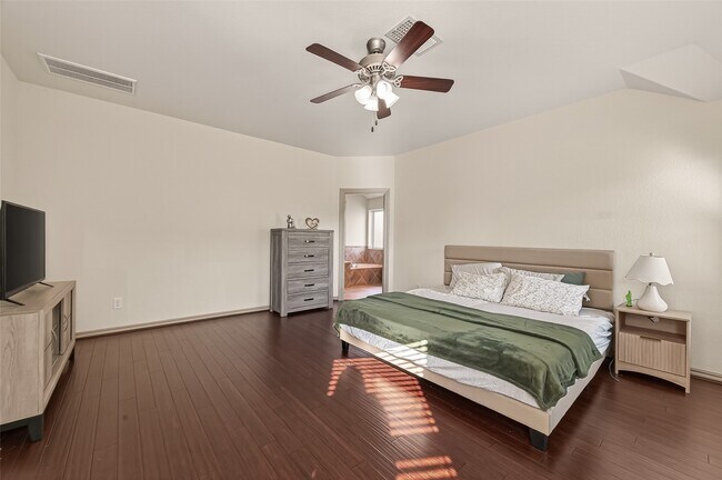 Building Photo - 9743 Birdsnest Ct