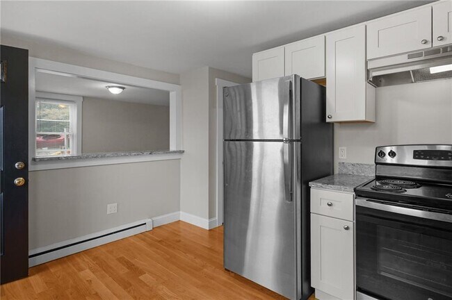 Building Photo - 54 Hillside Ave