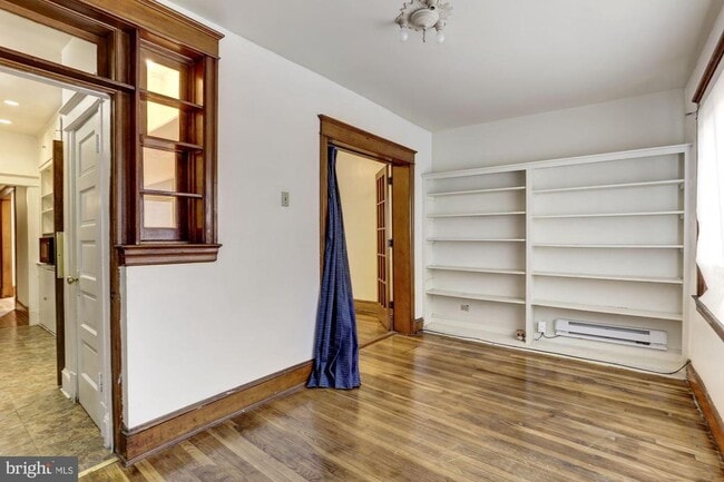 Building Photo - 1015 Quebec Place NW