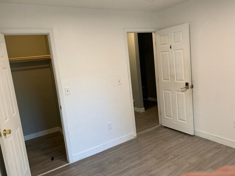 Building Photo - 7943 York St