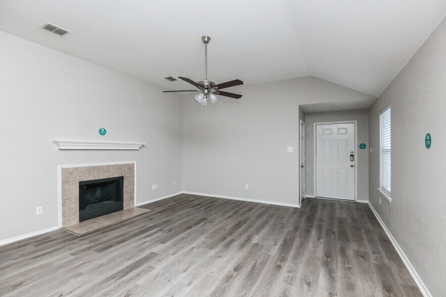 Building Photo - 1205 Artesia Dr