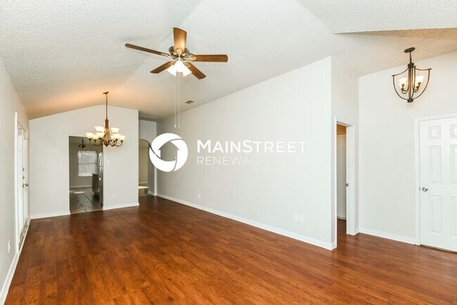 Building Photo - 3 Bedroom Pet-Friendly Home in ARLINGTON, TX with Main Street Renewal