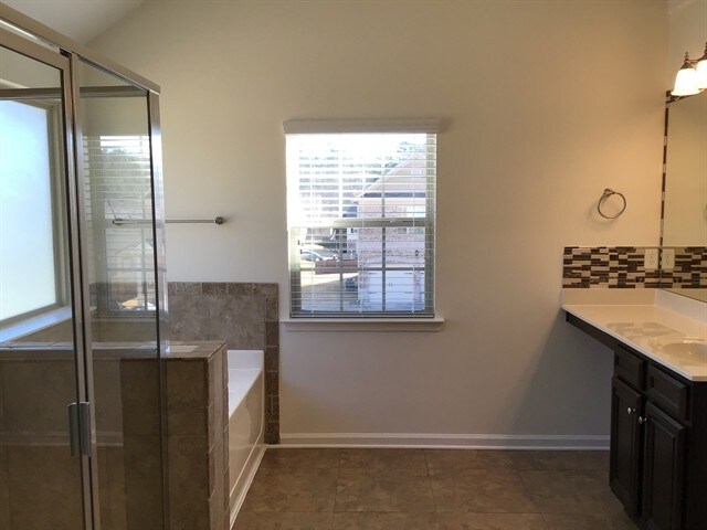 Building Photo - 1290 Rose Terrace Cir