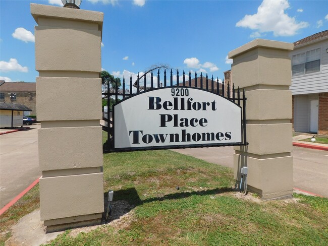 Building Photo - 9200 W Bellfort Ave