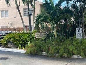 Building Photo - 8420 SW 154th Cir Ct