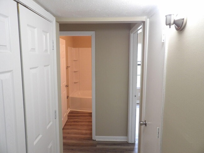 Building Photo - 35 Ashwood Ct