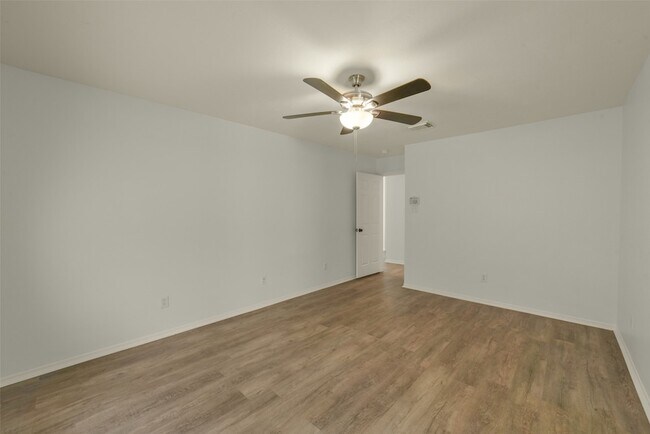 Building Photo - 21007 Terrace View Dr