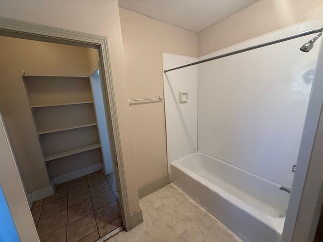 Building Photo - 11 New Hampshire Ave