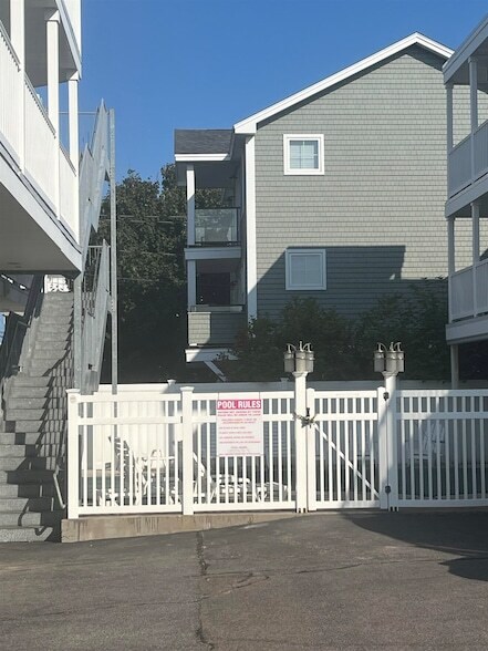 Building Photo - 18 Ocean Blvd